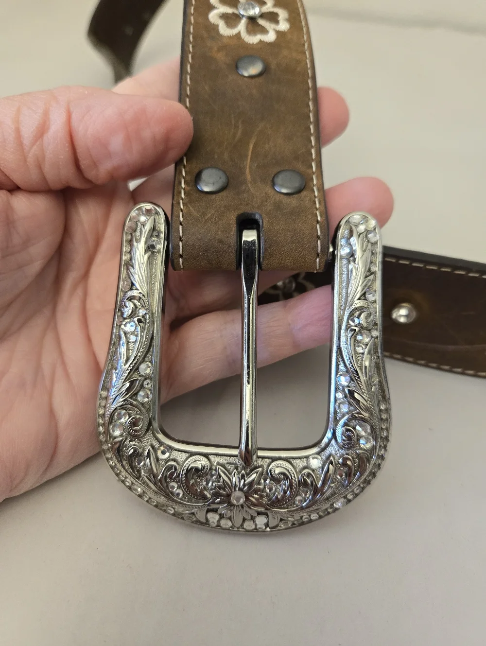 Ariat Women's Floral Rhinestone Concho Belt Sz M Genuine Leather Cowgirl Western